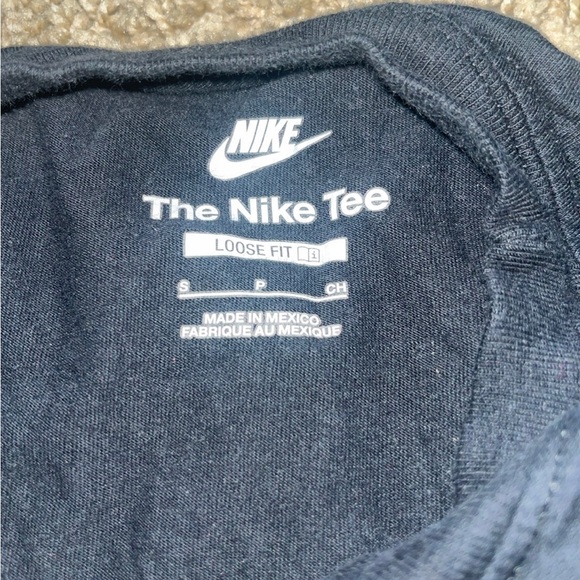 Black Nike long sleeve - Picture 3 of 3